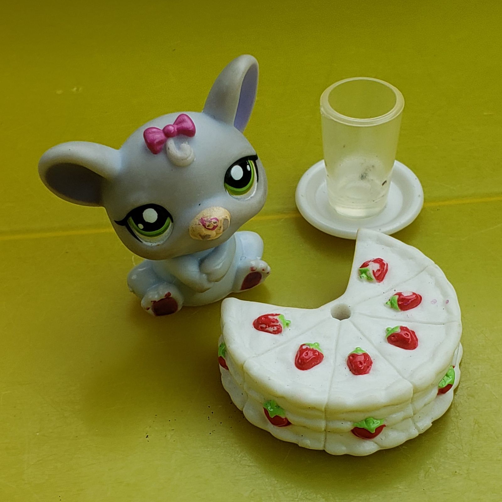 Littlest Pet Shop Cake for Me! Rat Mouse 1560 with Accessory Set ...
