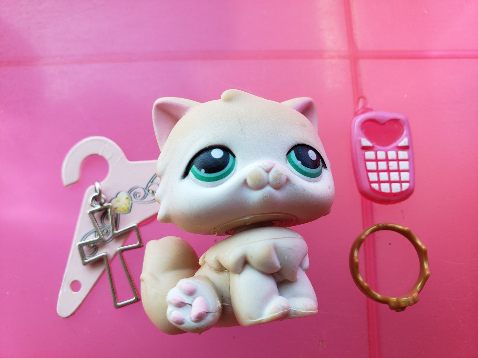 Littlest Pet Shop Happy Cat Persian Cat 129 w Accessory Set Authentic ...