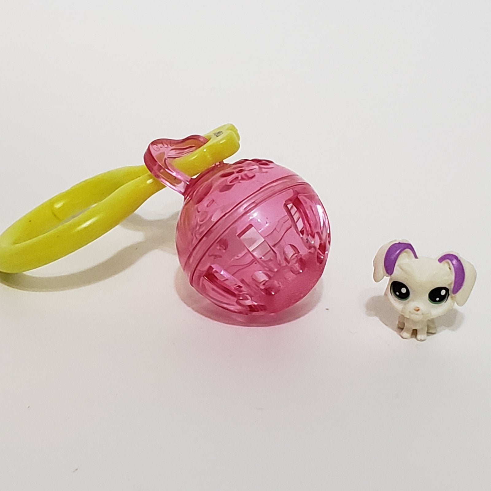 Littlest Pet Shop Mini Teensies Maltese Dog with Keychain Authentic SEP23J