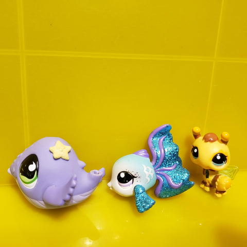 Littlest Pet Shop Lot of 3 Blemished Pets Whale Fish Bee Pets Authentic Comes As Shown NOV10J
