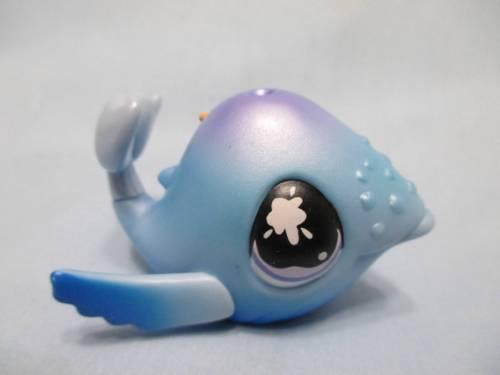 LIKE NEW Littlest Pet Shop 824 WHALE Blue Yellow Starfish Shimmer Authentic LPS NOV10J