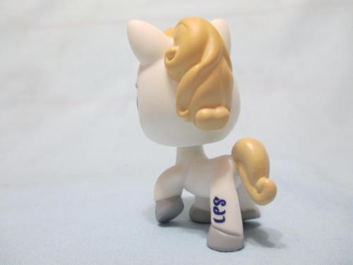 LIKE NEW Littlest Pet Shop  Horse Pony White Tan Mane Brown Eyes 1709  Authentic Lps DEC08