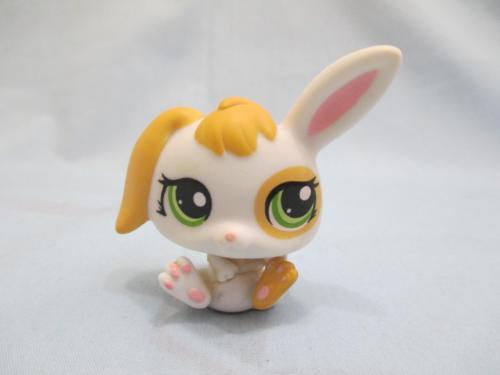 LIKE NEW Littlest Pet Shop 1417 Yellow and White Bunny Rabbit with Green Eyes Feb26ni