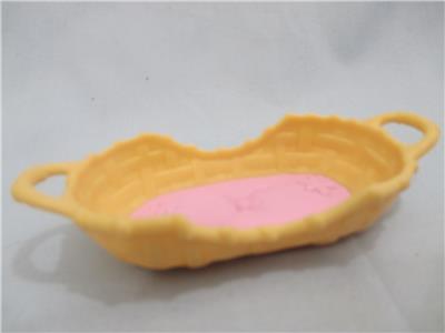 Littlest Pet Shop LPS Pink and Yellow Basket Bed Replacement Part Accessory Jan22ni
