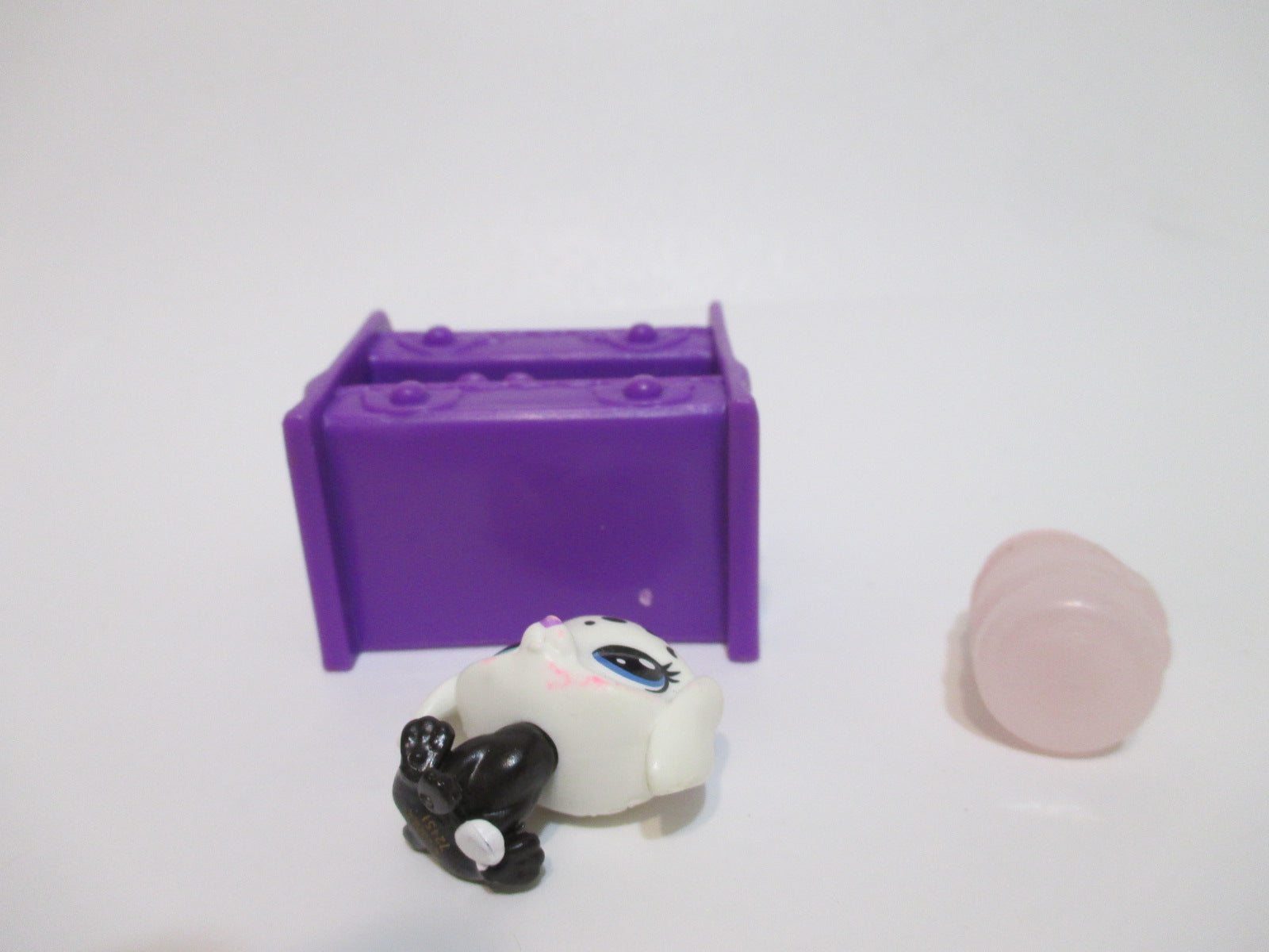 Littlest Pet Shop Feed Me Baby Puppy Dog Dalmatian W Accessories Set littlest-pet-shop-feed-me-baby-puppy-dog-dalmatian-w-accessories-set