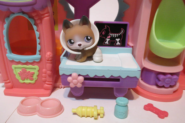 Littlest Pet Shop Get Better Center Vet Clinic Hospital House Playset SEE VIDEO MAR28J