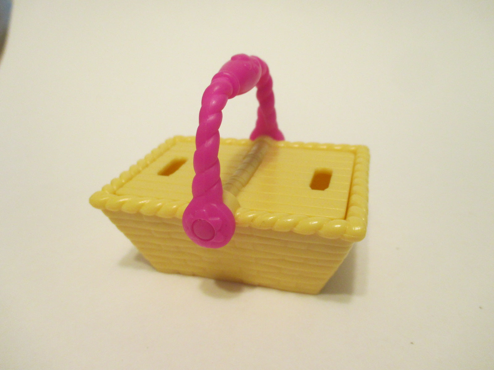 Littlest Pet Shop Orange Picnic Basket Pink handle Accessory OCT19J