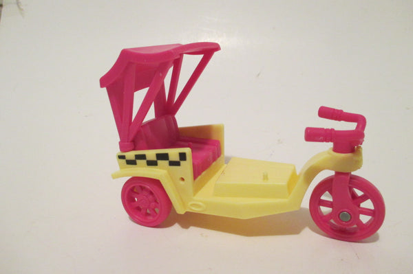 Littlest Pet Shop LPS Yellow Pink Cart Cab Scooter LPS Nov24ni