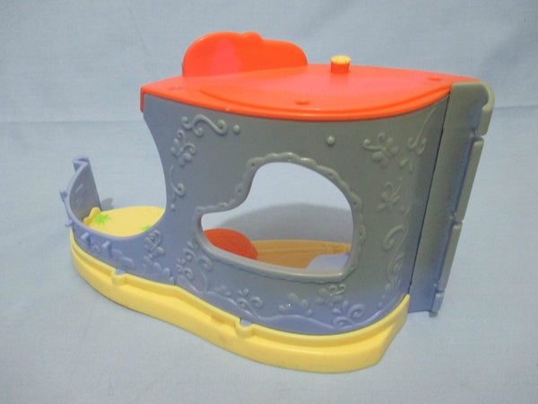 Littlest Pet Shop LPS Bakery Playset with 1 Bunny Figure and Random Accessories