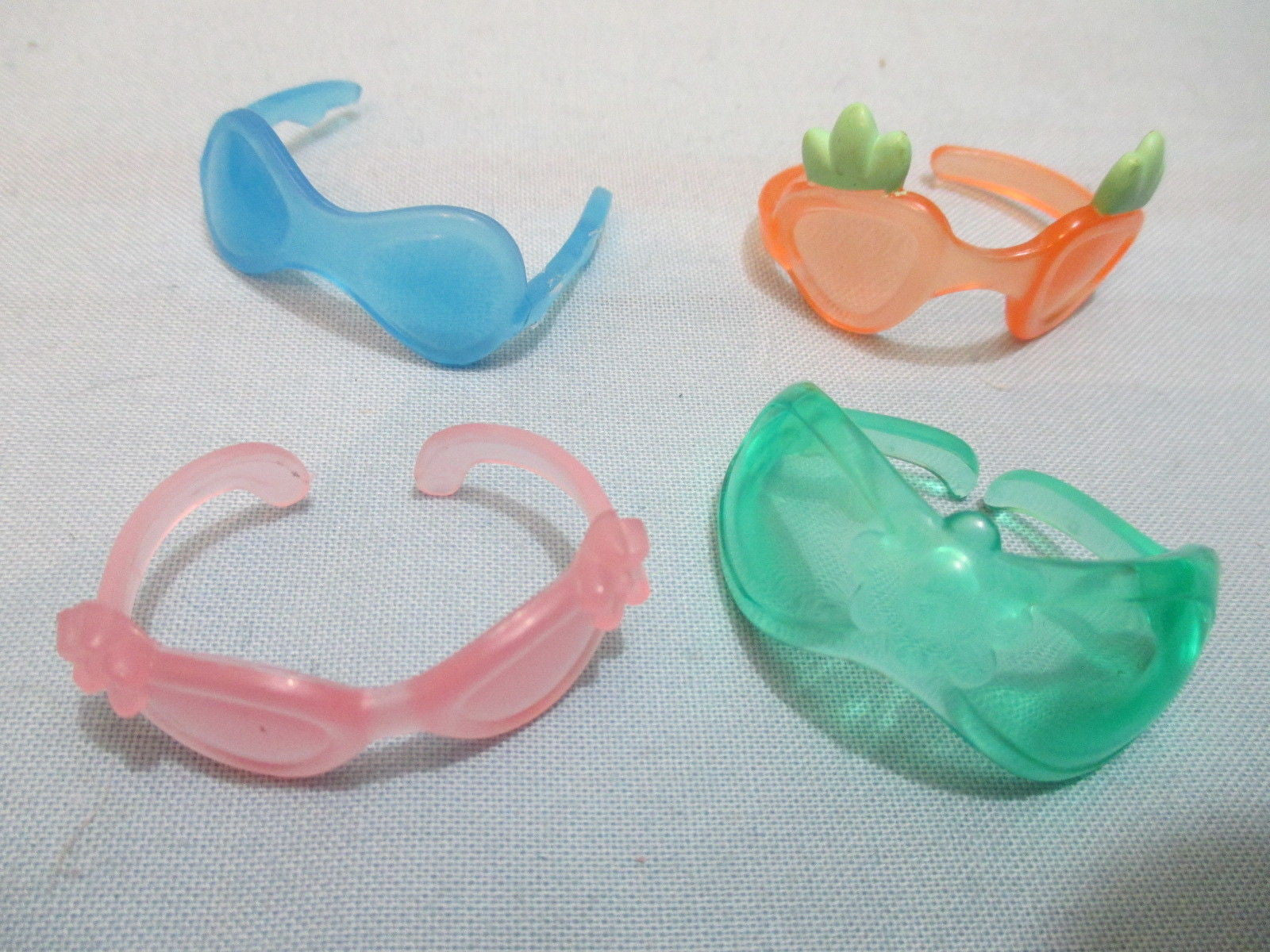 Littlest Pet Shop LPS LOT of 4 RANDOM Pieces GLASSES SUNGLASSES