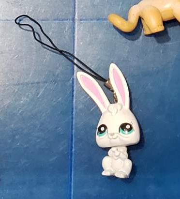 Littlest Pet Shop Whte Bunny Rabbit Dangler Keychain Authentic Oct18ni NN