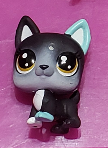 LIKE NEW Littlest Pet Shop Delilah Frenchly 1-8 French Bulldog Authentic LPS Jan22ni