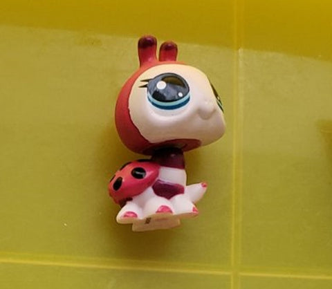 Littlest Pet Shop G7 Ladybug 149 Blue Eyes Authentic LPS Mar20j
