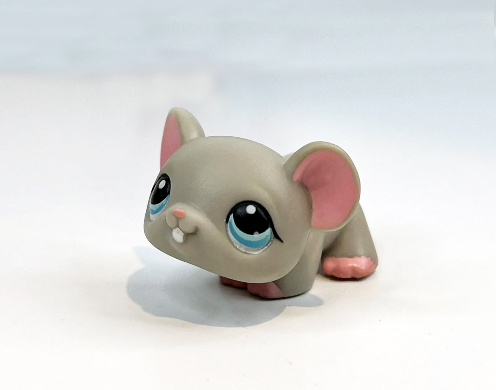 LITTLEST PET SHOP 80 Baby Gray Mouse Pink Ears Blue Eyes Authentic Aug11ni