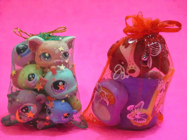 Littlest Pet shop Random LOT 10 Pcs (6 +1 Dog or Cat +3 Accessories) + GIFT BAGS SEE VIDEO