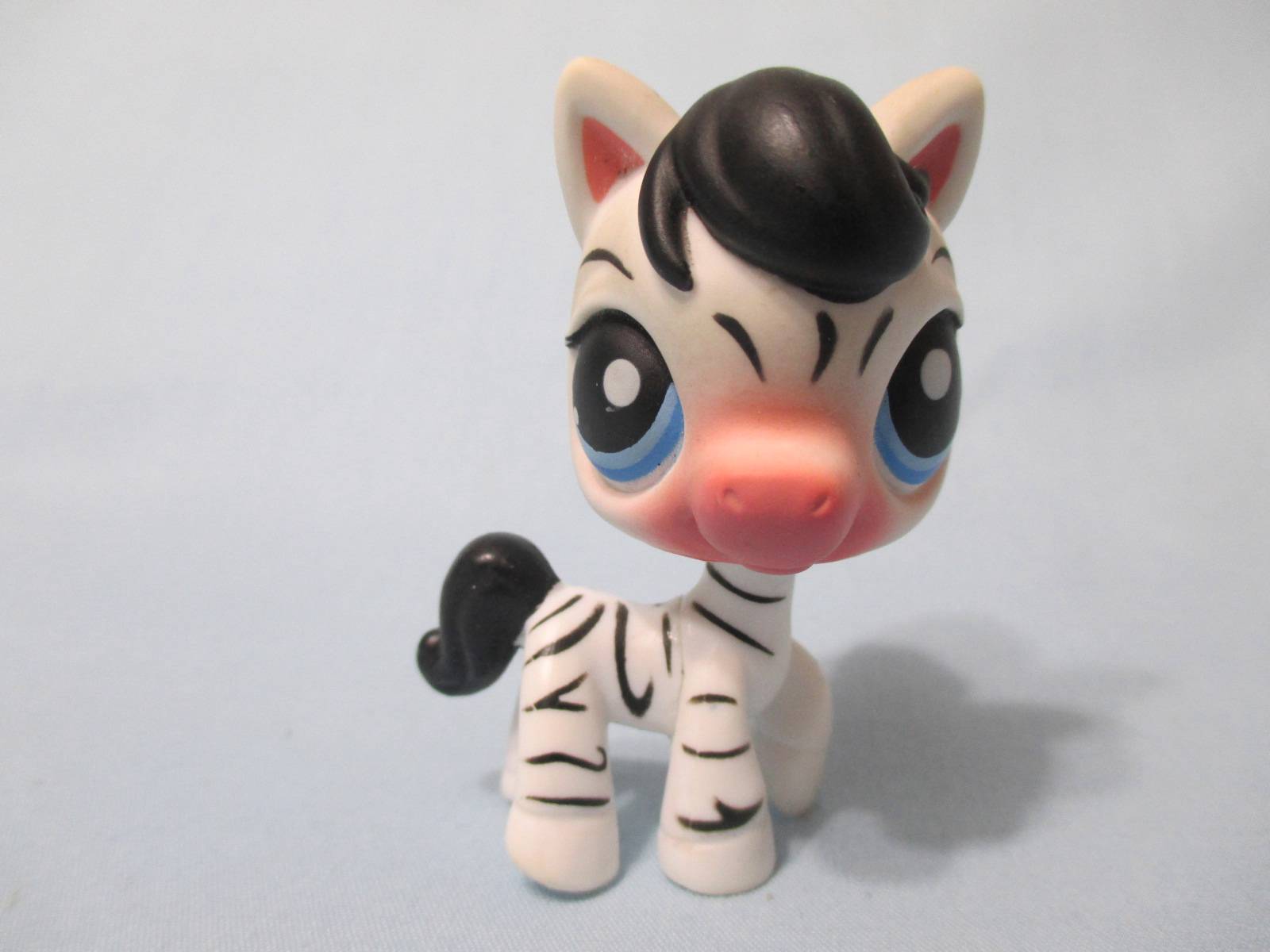 LIKE NEW Littlest Pet Shop Black and White Zebra 392 Authentic Lps