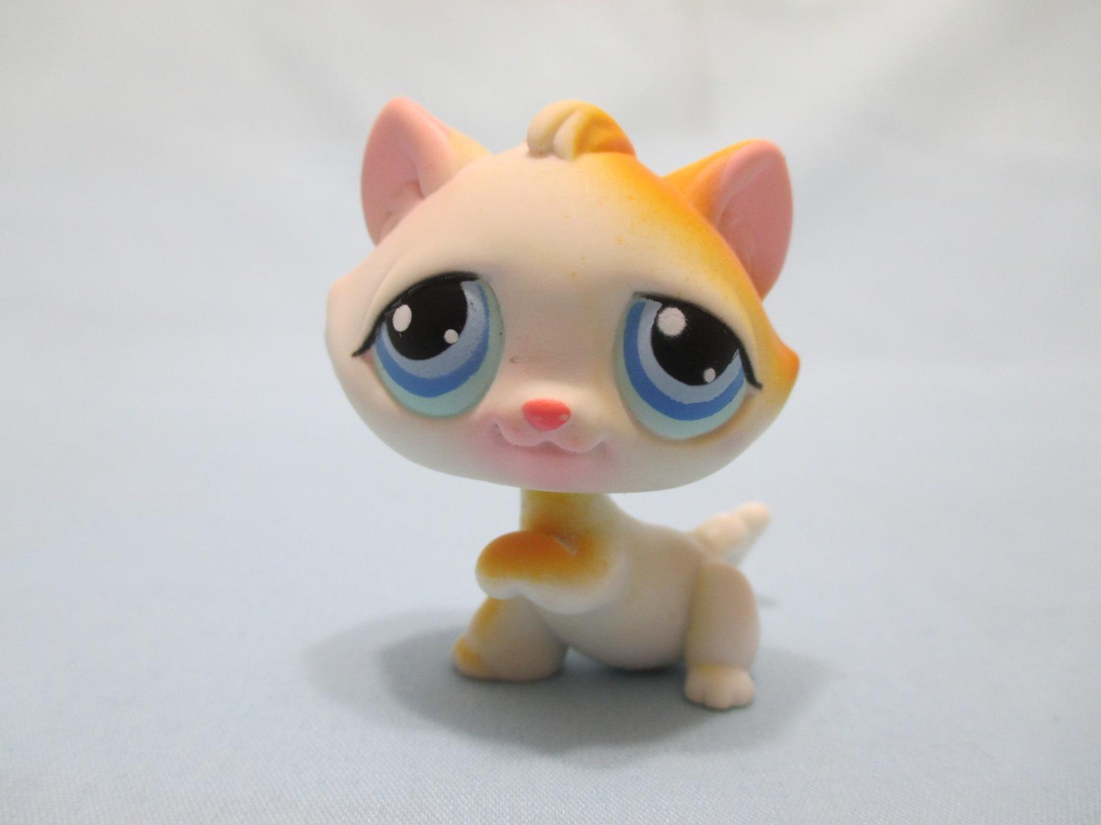 Littlest Pet Shop 52 Tabby Cat Yellow White Paw Up Blue Dot Eyes ...