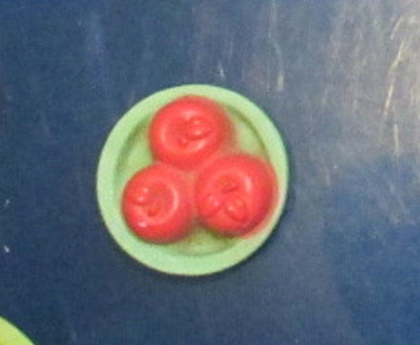 Littlest Pet Shop Purple Pink Apples Apple Fruit in a Blue Plate Bowl Food Accessory Authentic Nov18n