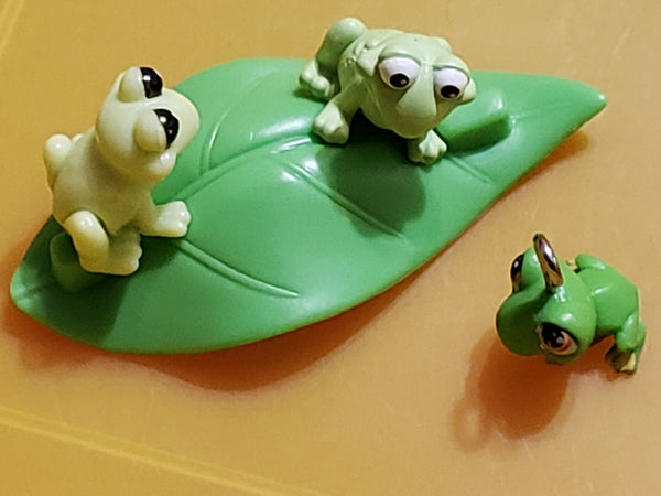 Littlest Pet Shop Lot of 3 Mini Frogs w/ Leaf Authentic LPS Jan15ni