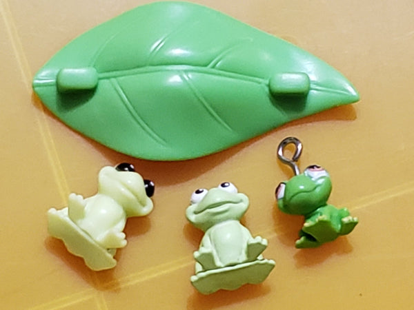 Littlest Pet Shop Lot of 3 Mini Frogs w/ Leaf Authentic LPS Jan15ni