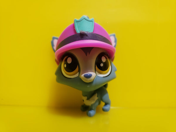 Littlest Pet Shop Dog Puppy Barkley Woofley 92 Bus Van Driver Authentic Feb23ni
