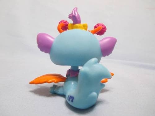 LIKE NEW Littlest Pet Shop 2833 Iris Blue Fairy With Green Eyes Orange Leaf Wings Lps Jan30ni