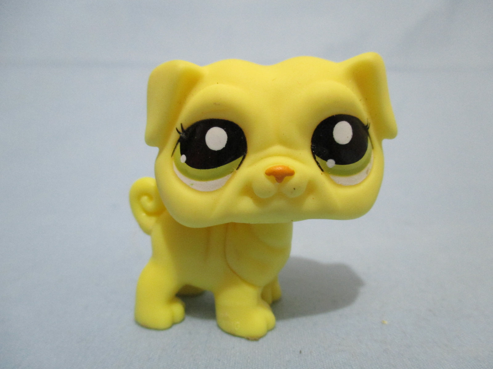 LITTLEST PET SHOP 2589 CUTE LEMON YELLOW PUG PUPPY DOG Authentic LPS ...