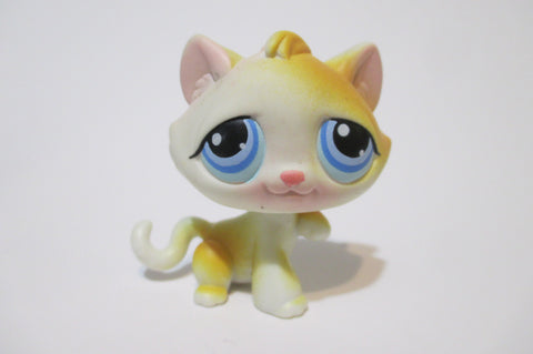 Littlest Pet Shop 52 Tabby Cat Yellow White Paw Up Blue Dot Eyes Authentic Blemished DEC04J