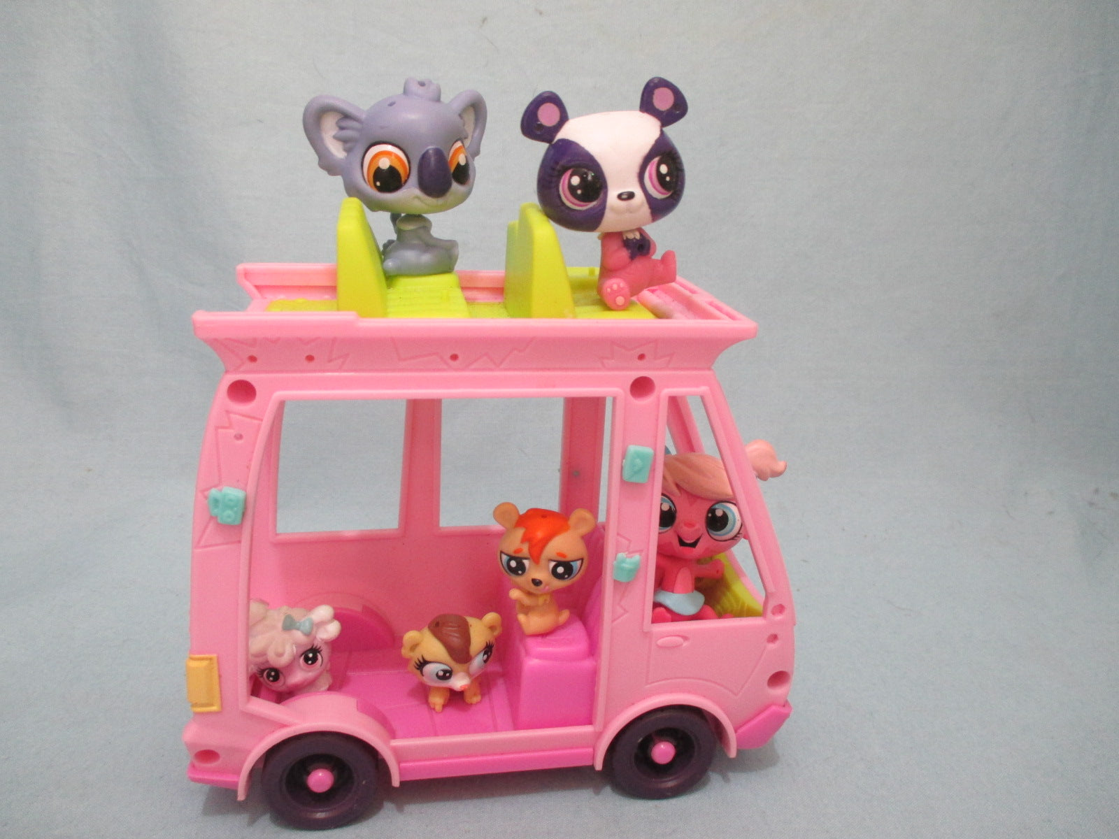 Hasbro Littlest Pet Shop Pink Van Shuttle Bus Car And Random 4 Lps Pets