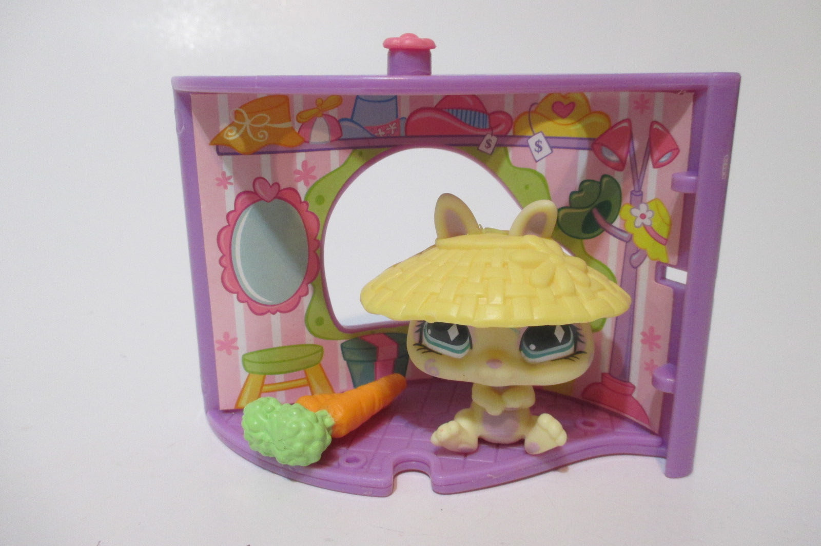 LIKE NEW Littlest Pet Shop Dwarf Bunny 471 W Original Hat Nook and