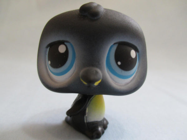 LITTLEST PET SHOP BIRD PENGUIN BLACK & YELLOW w BLUE EYES 389 Authentic Mar28j